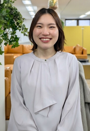 プロダクトサービス事業部 Web系エンジニア めいちゃん